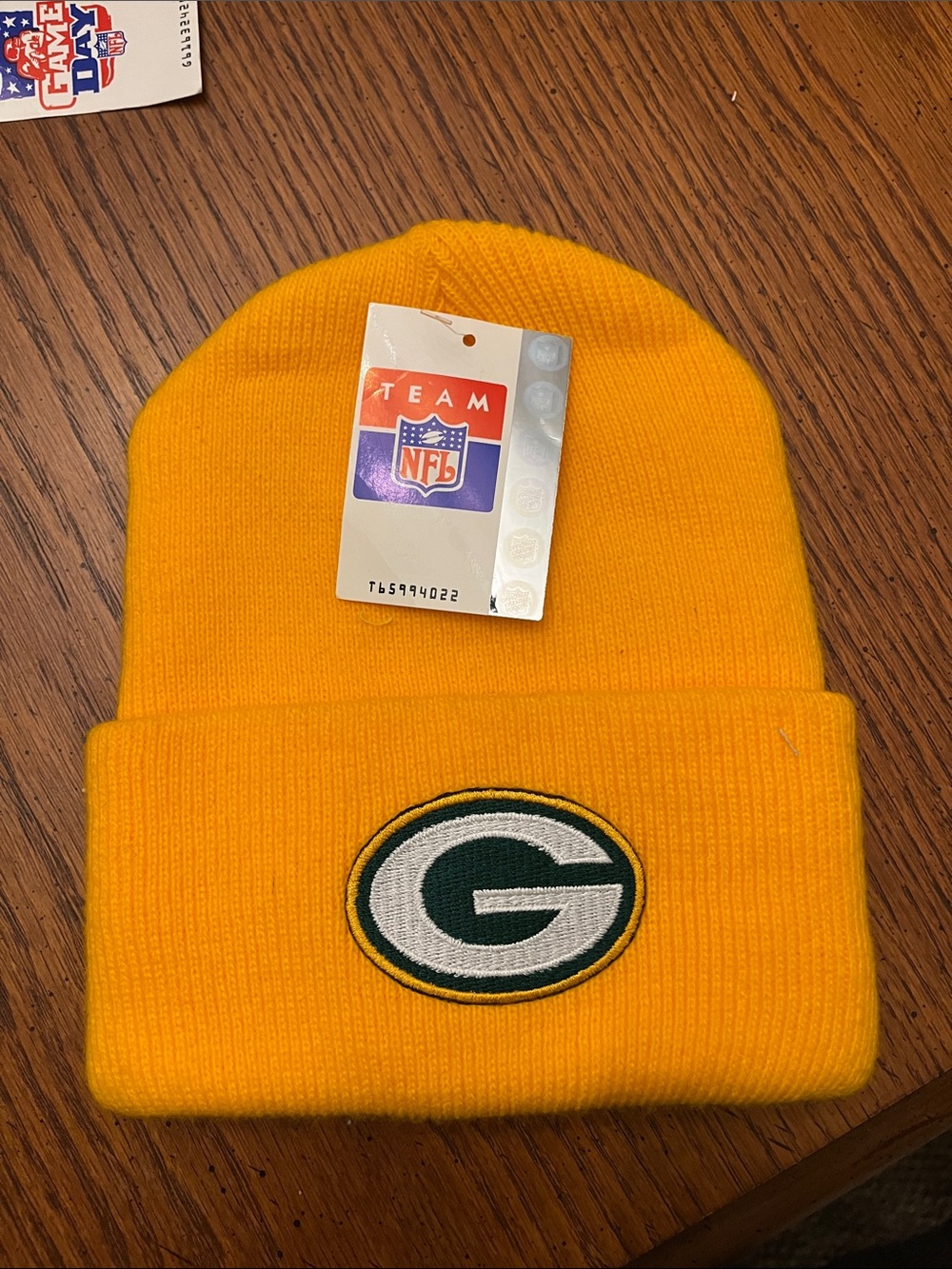 Vintage DEAD STOCK NFL Yellow Green Bay Packers Knit Cuffed Beanie